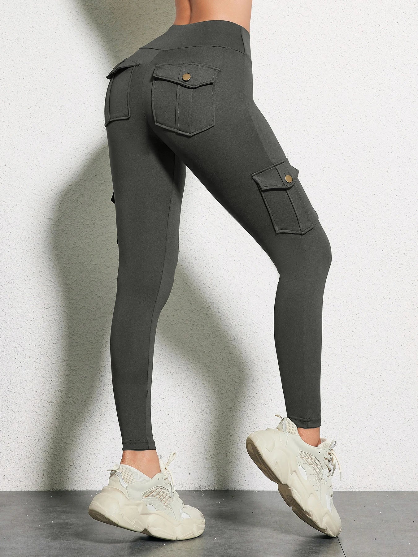 High-Waist Gym Leggings with Pockets – Stretchy, Stylish & Comfortable - Mugs and Threads 