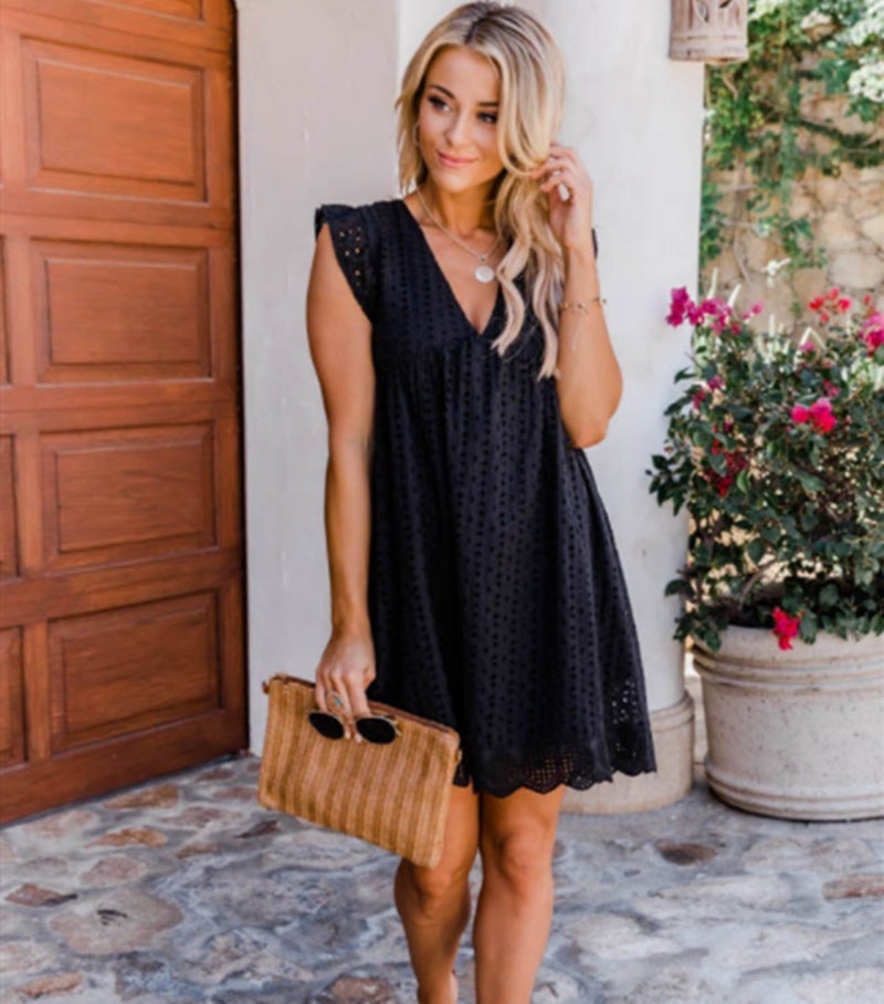 Sleeveless Lace V-Neck Dress – Summer Beachwear with Pockets - Mugs and Threads 
